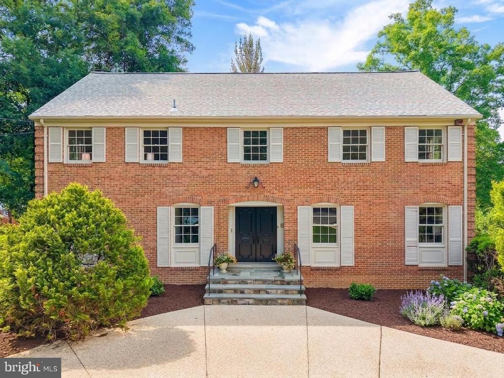 1310 MIDWOOD PLACE