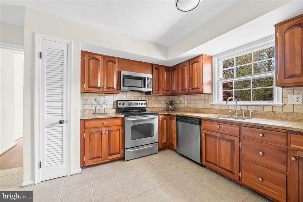 1310 MIDWOOD PLACE