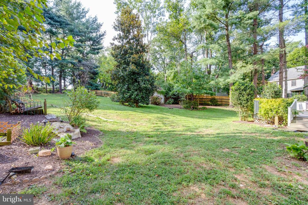 11427 Meath Dr