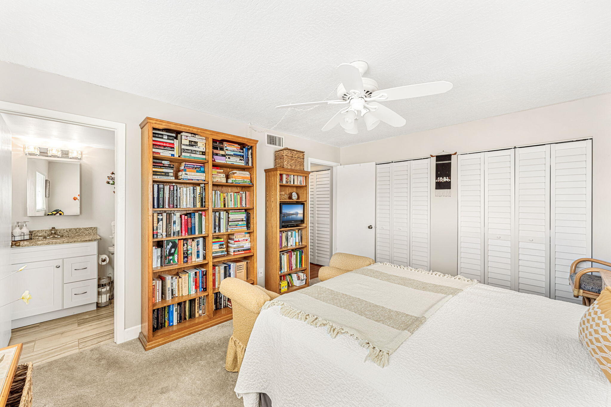 3150 N Harbor City Boulevard, 243