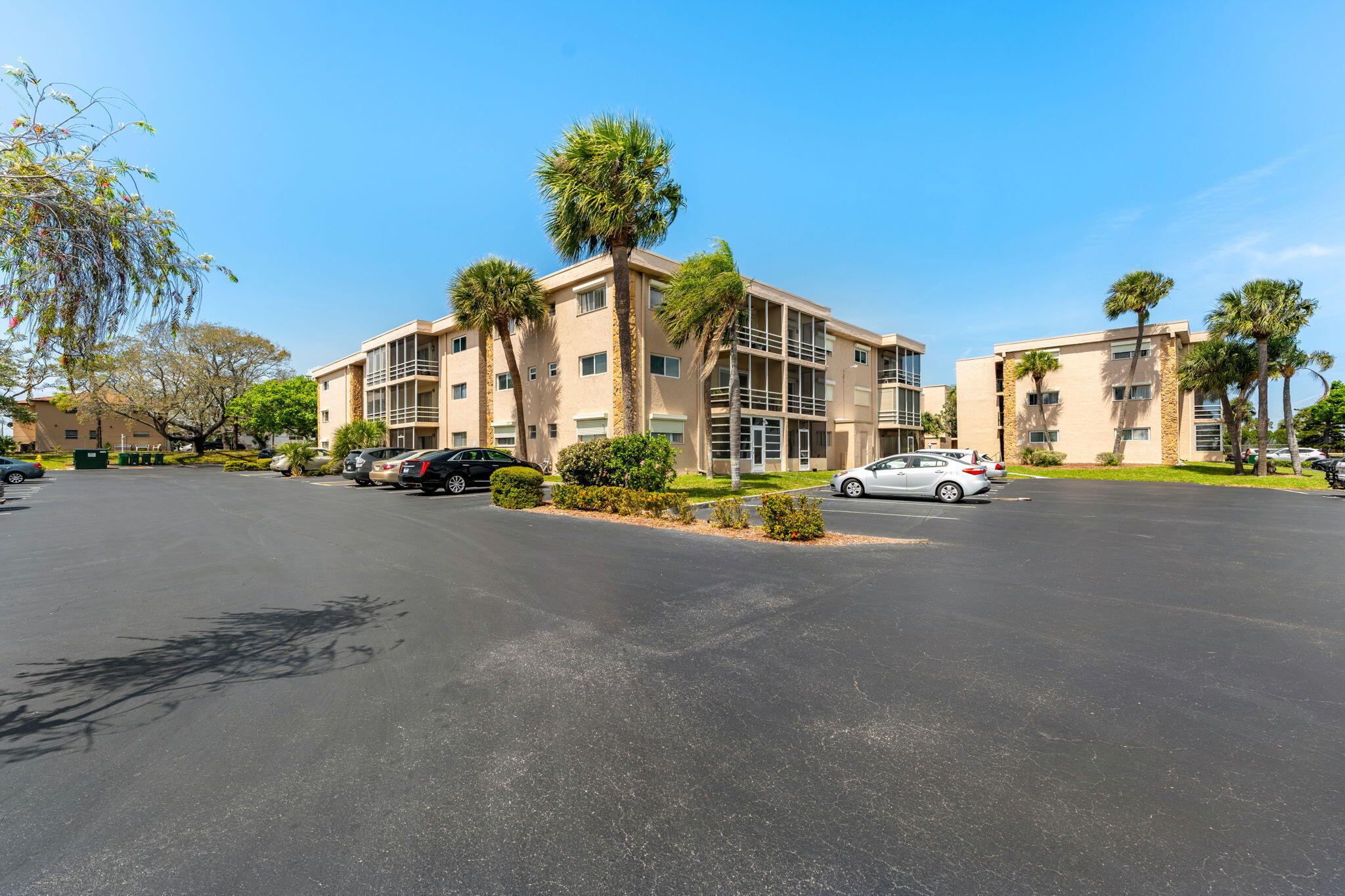 3150 N Harbor City Boulevard, 243