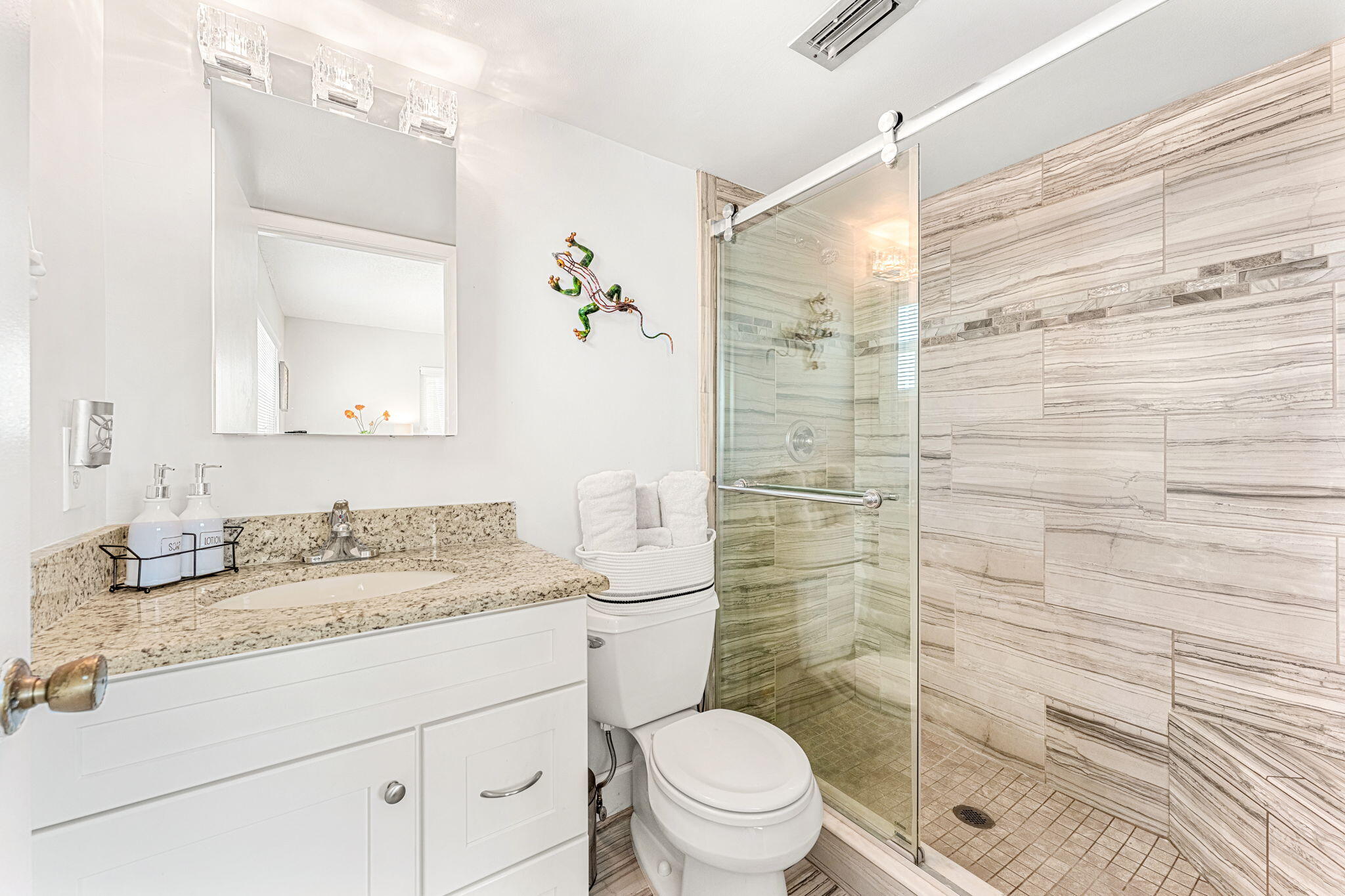 3150 N Harbor City Boulevard, 243