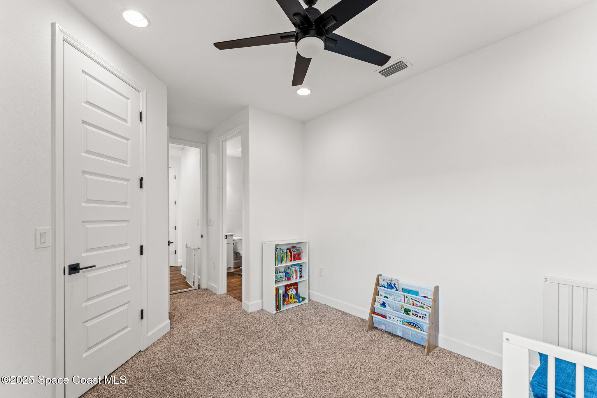 8476 Lyside Drive