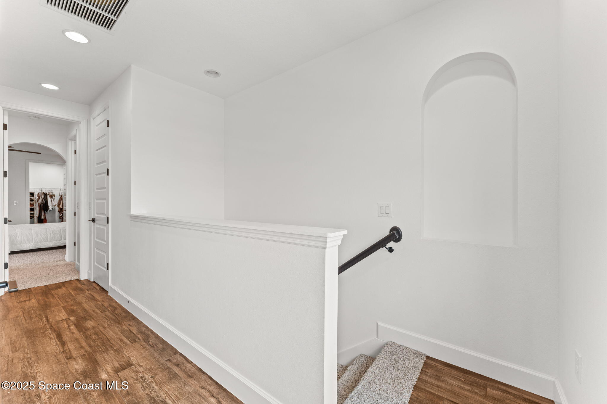 8476 Lyside Drive