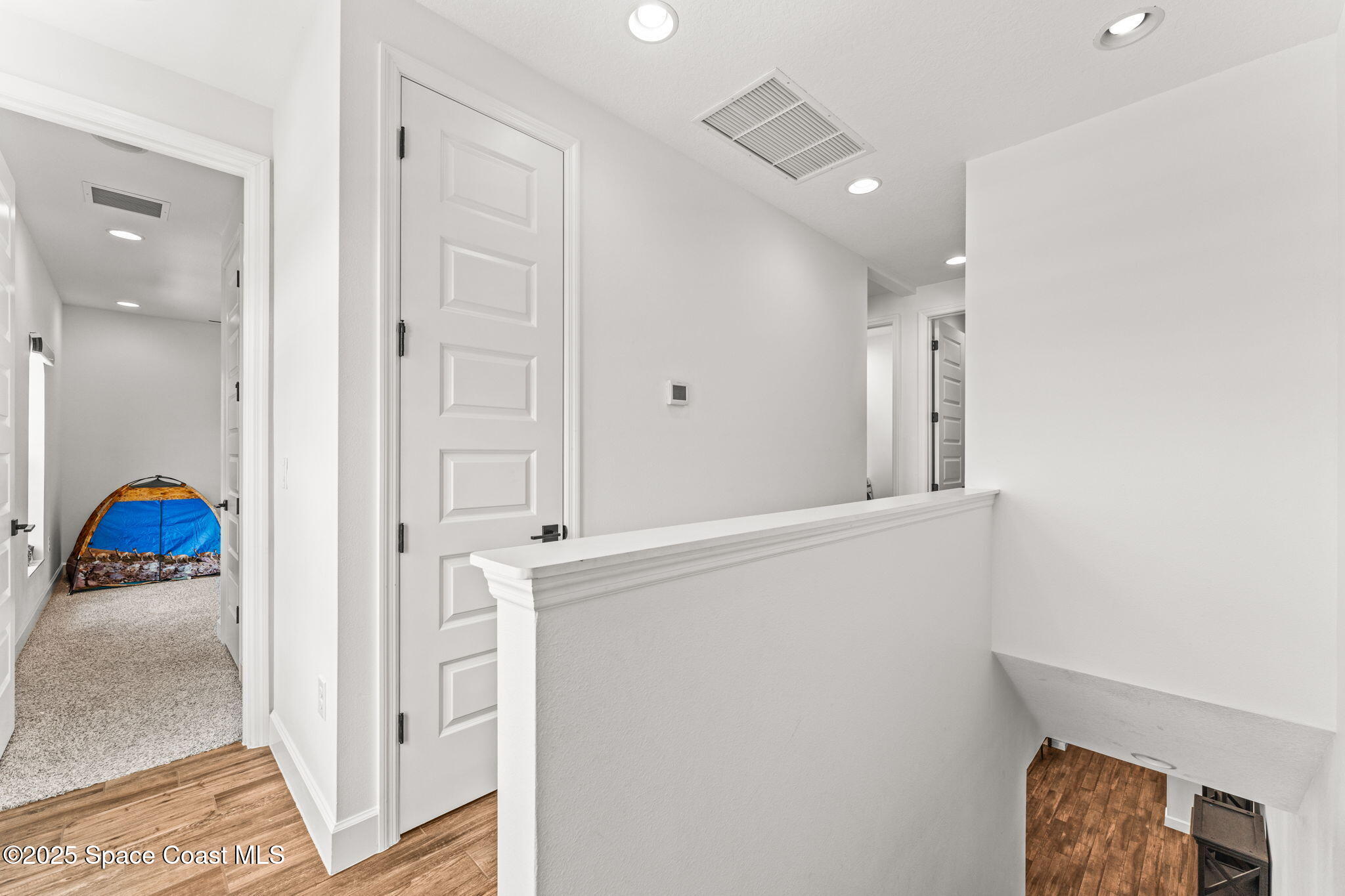 8476 Lyside Drive