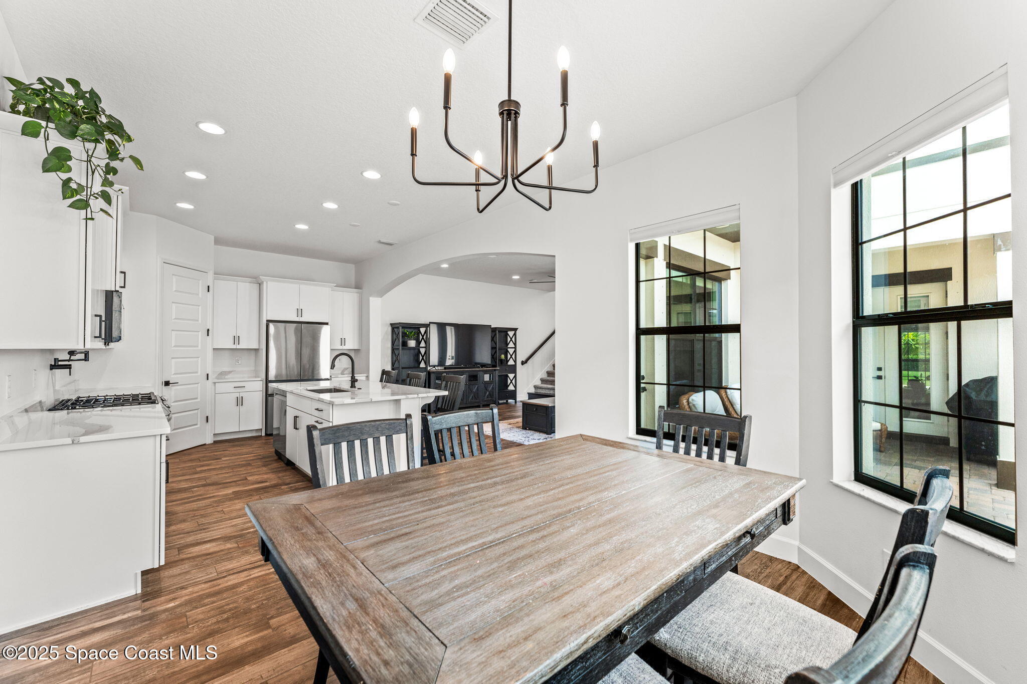 8476 Lyside Drive