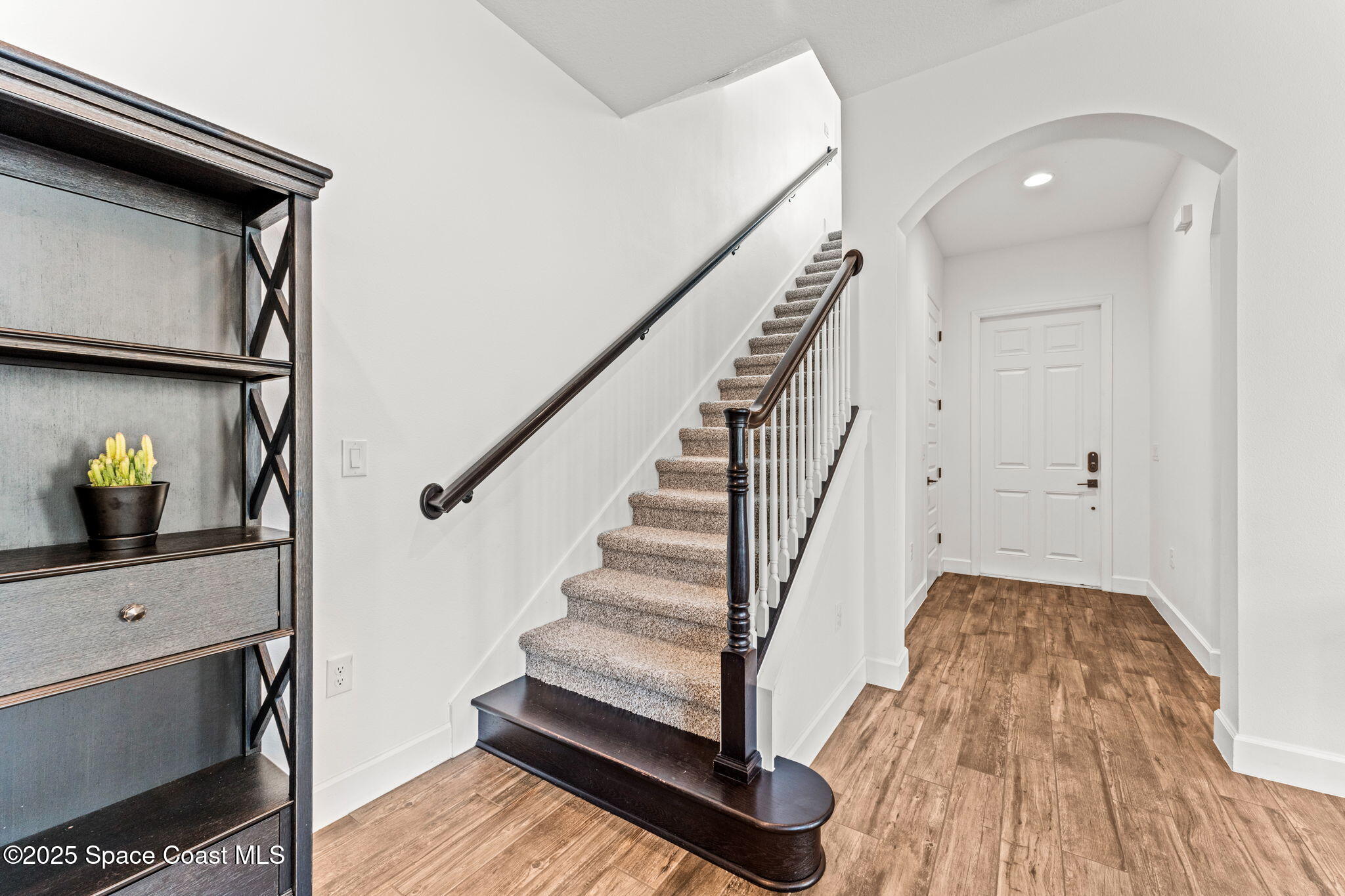 8476 Lyside Drive