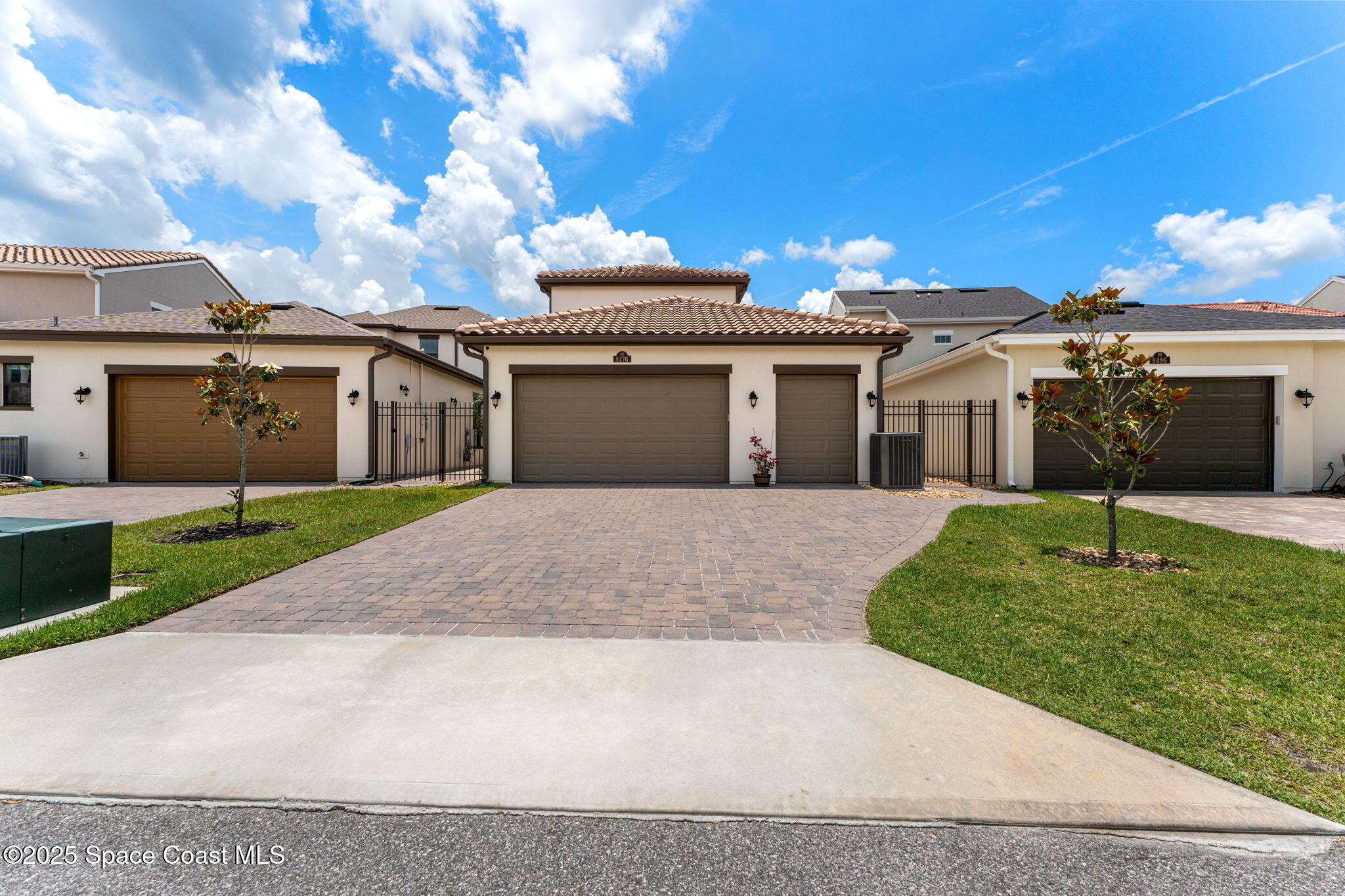8476 Lyside Drive