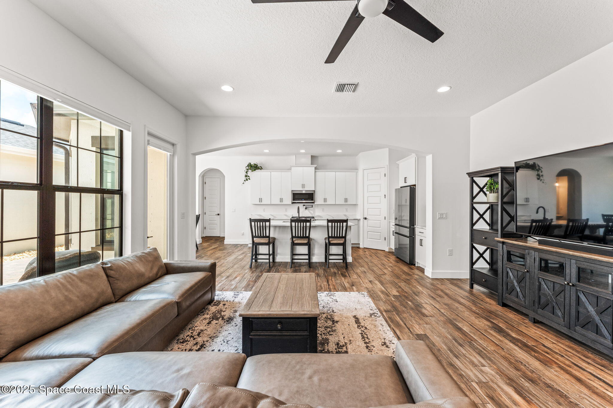 8476 Lyside Drive