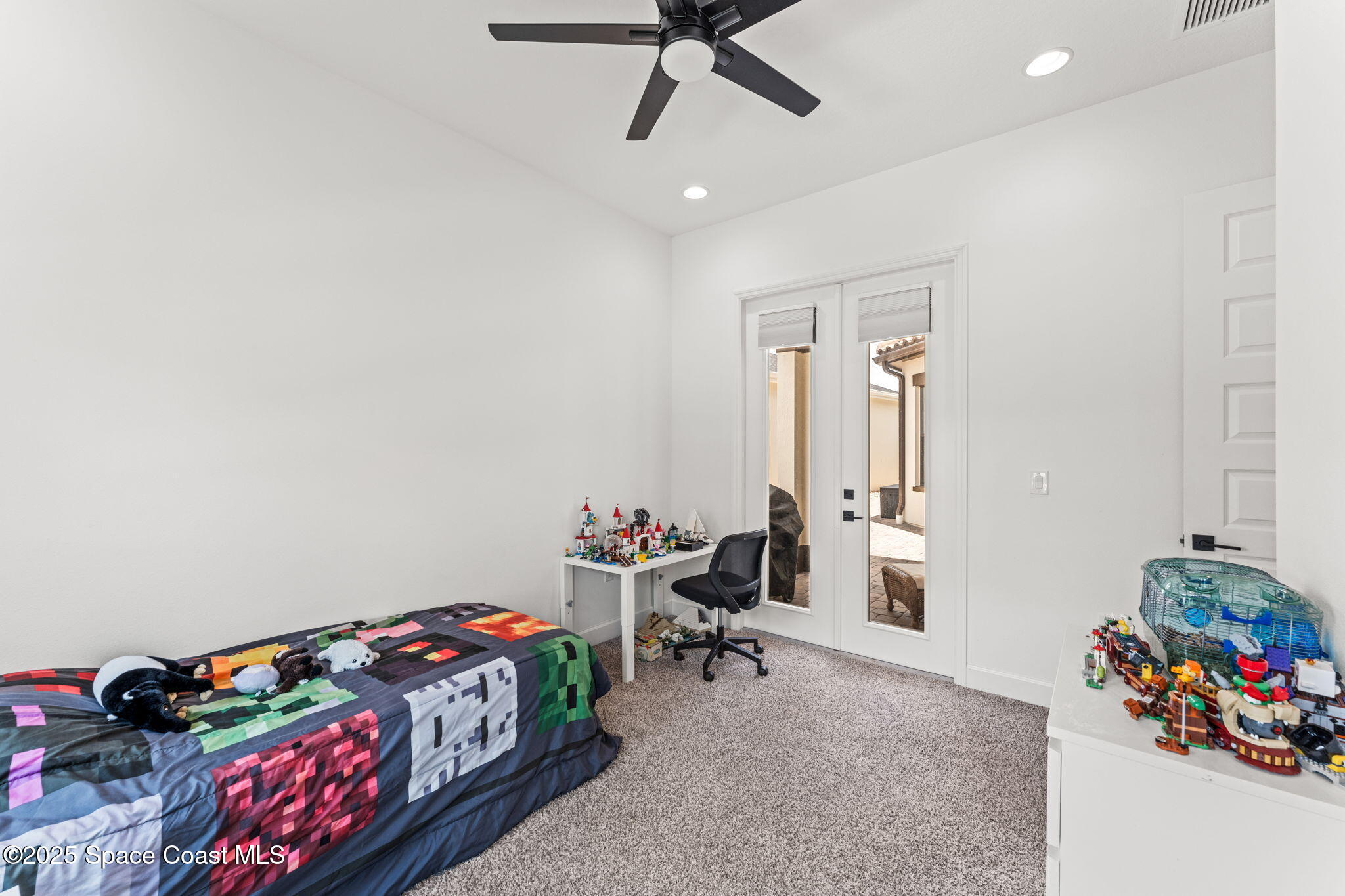 8476 Lyside Drive