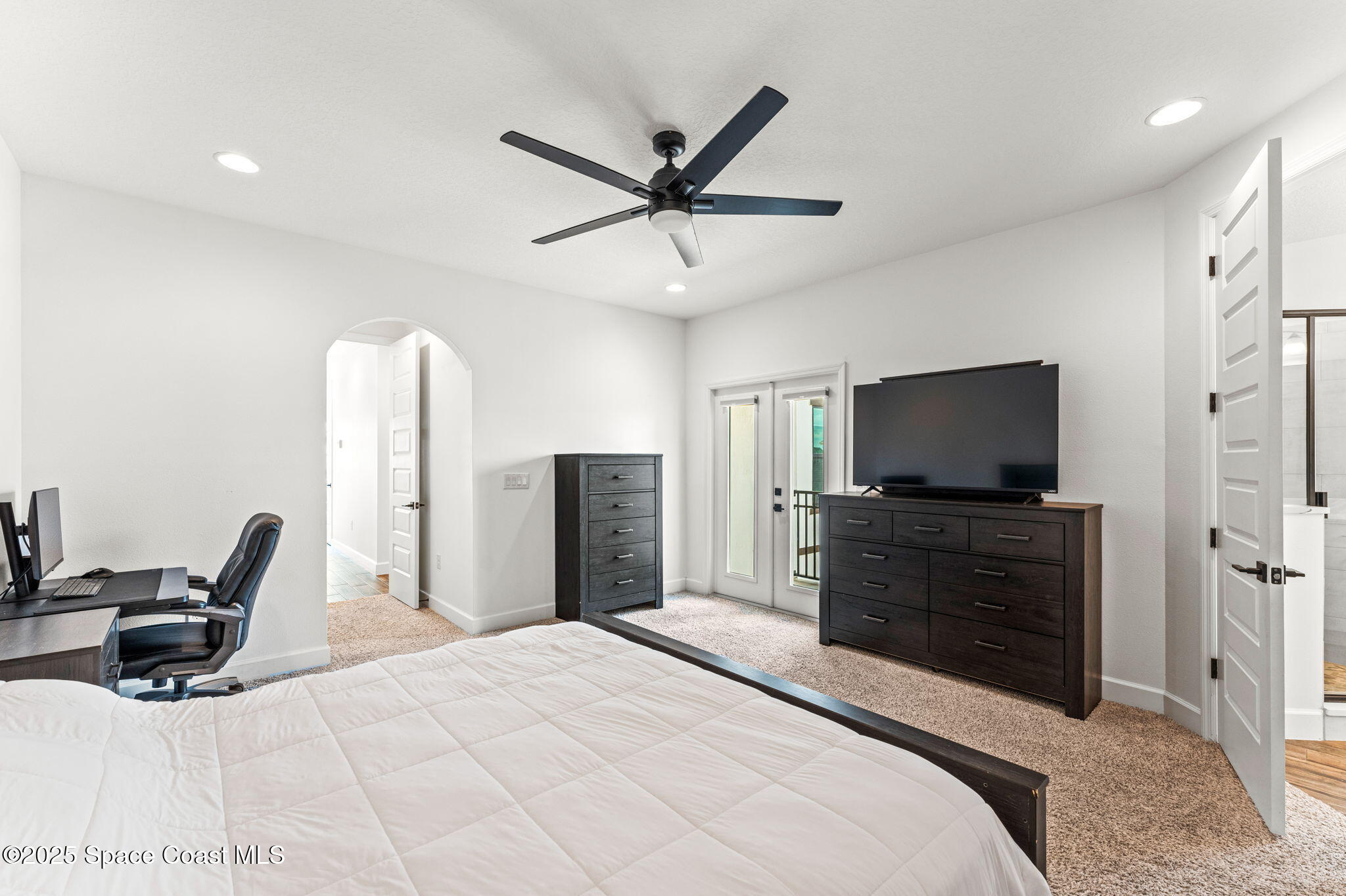 8476 Lyside Drive