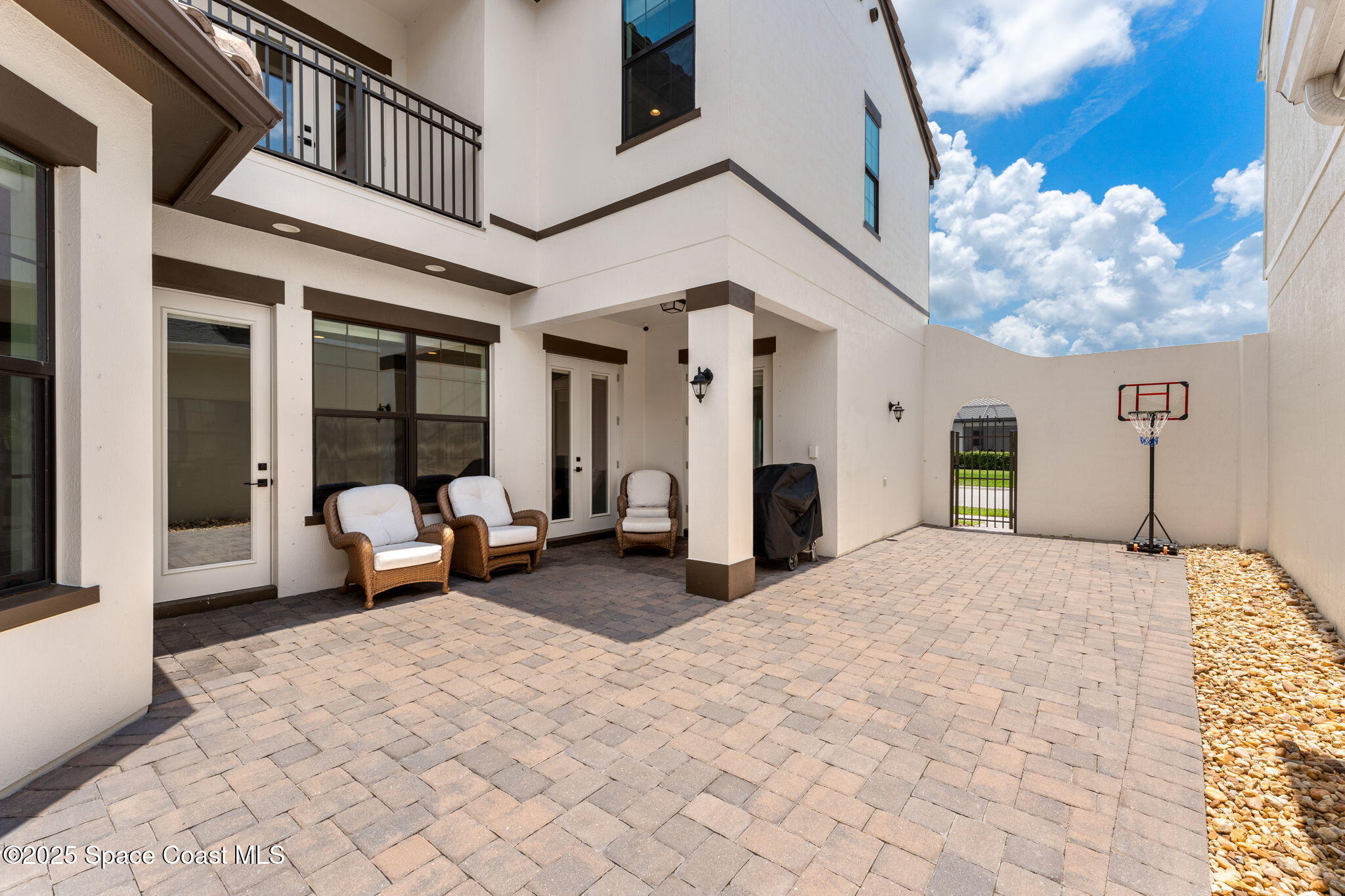 8476 Lyside Drive
