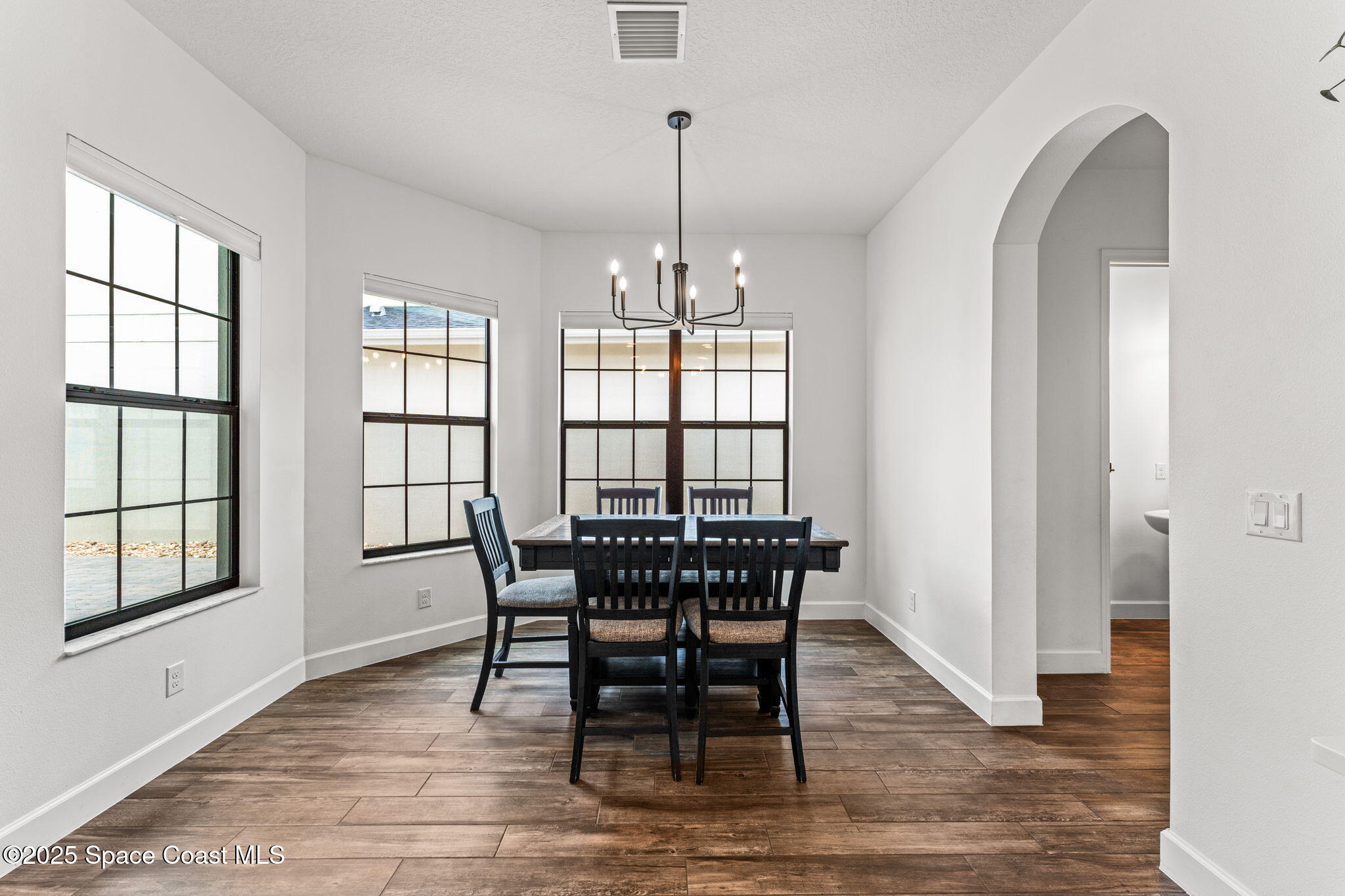 8476 Lyside Drive