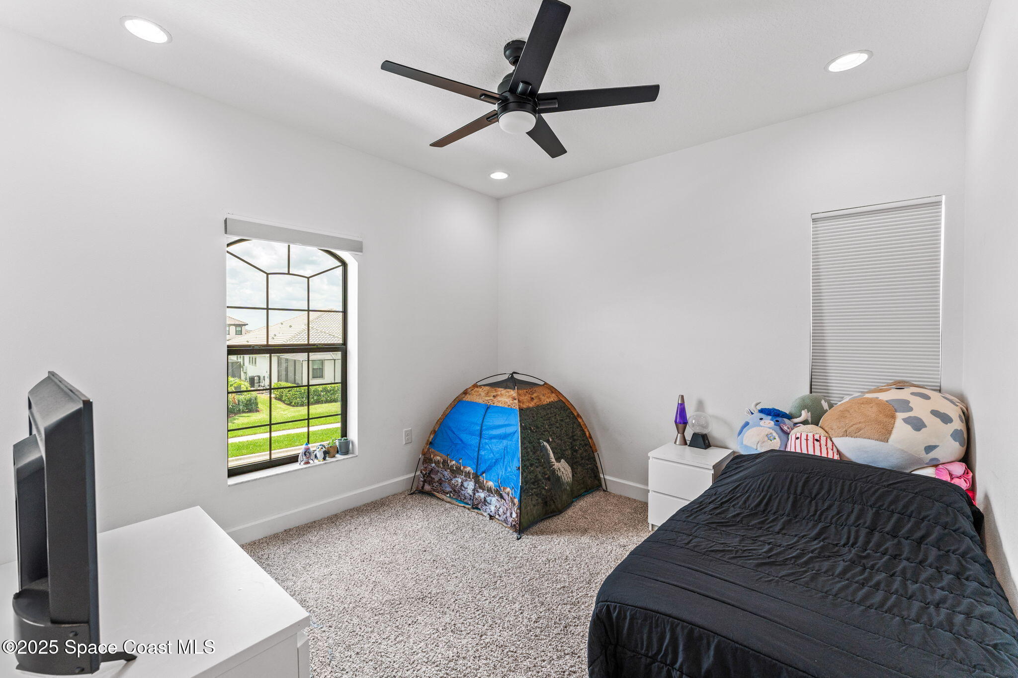 8476 Lyside Drive