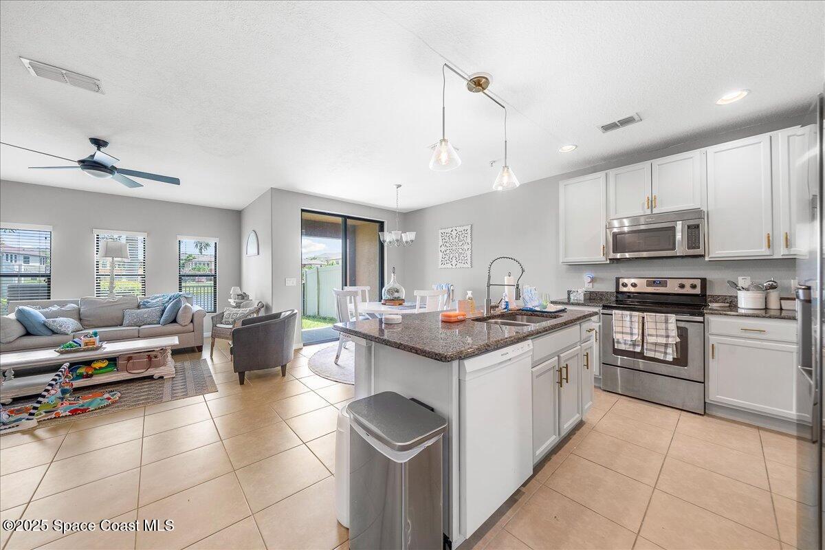 1410 Lara Circle, 104