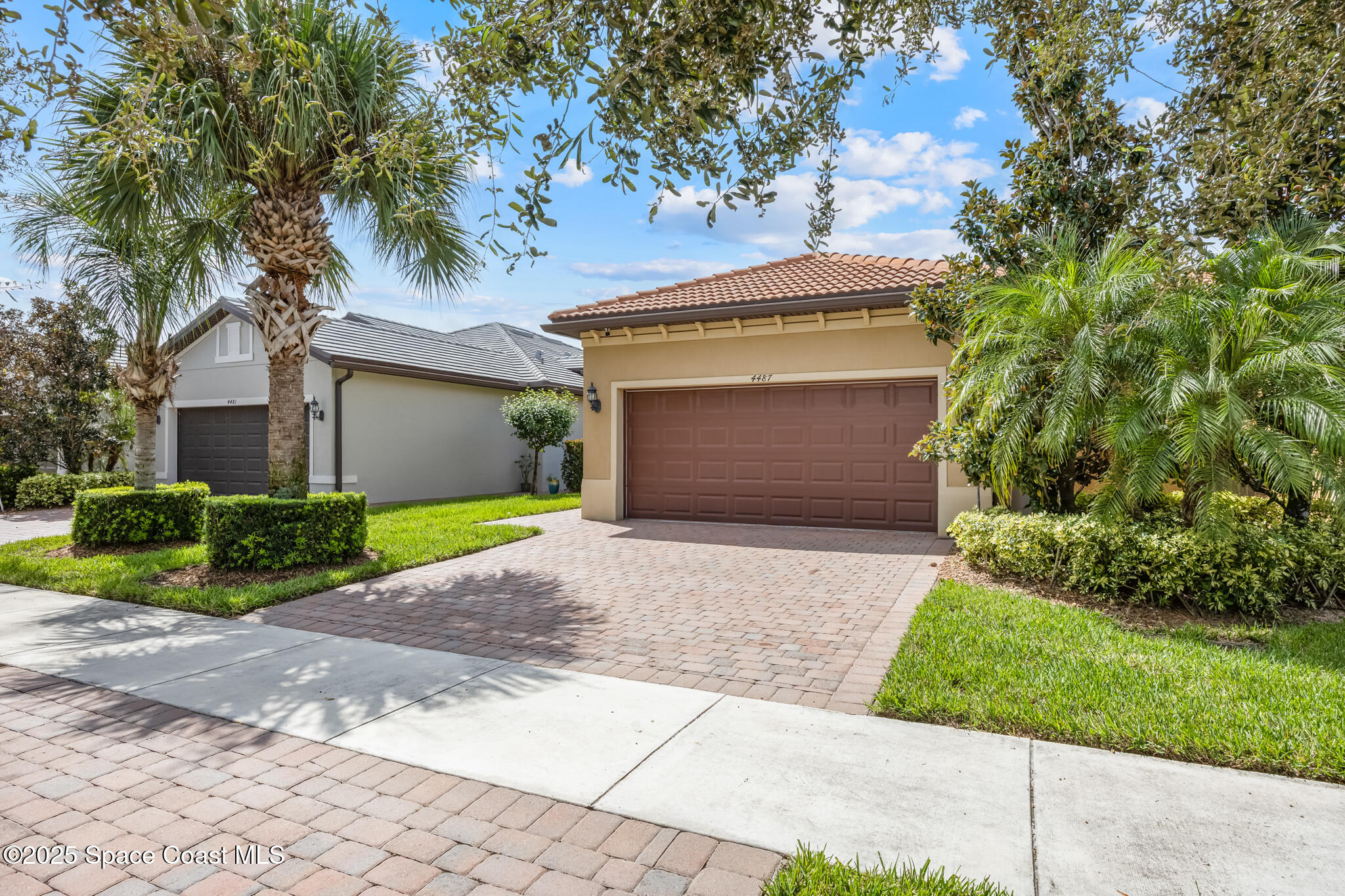 4487 Beauty Leaf Circle