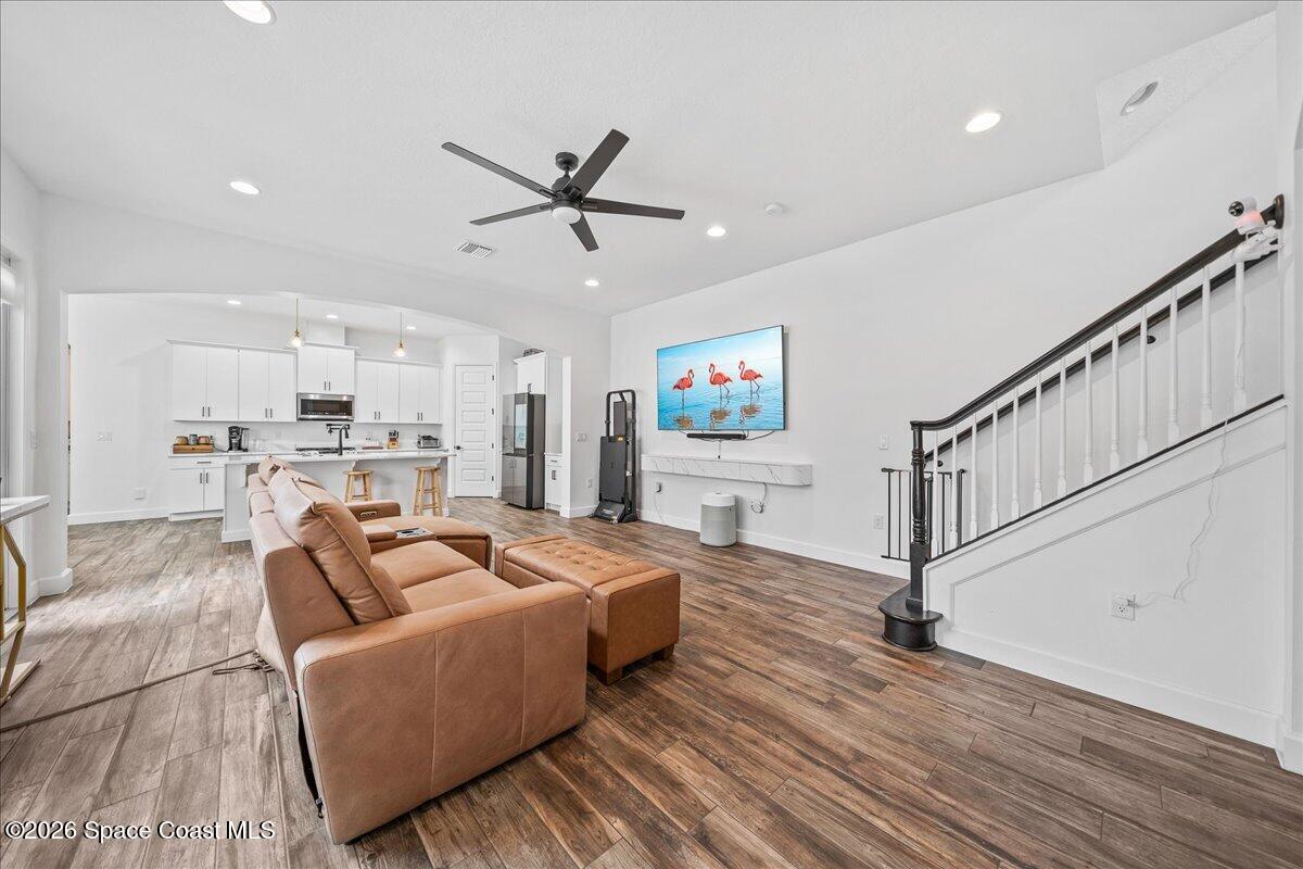 8476 Lyside Drive