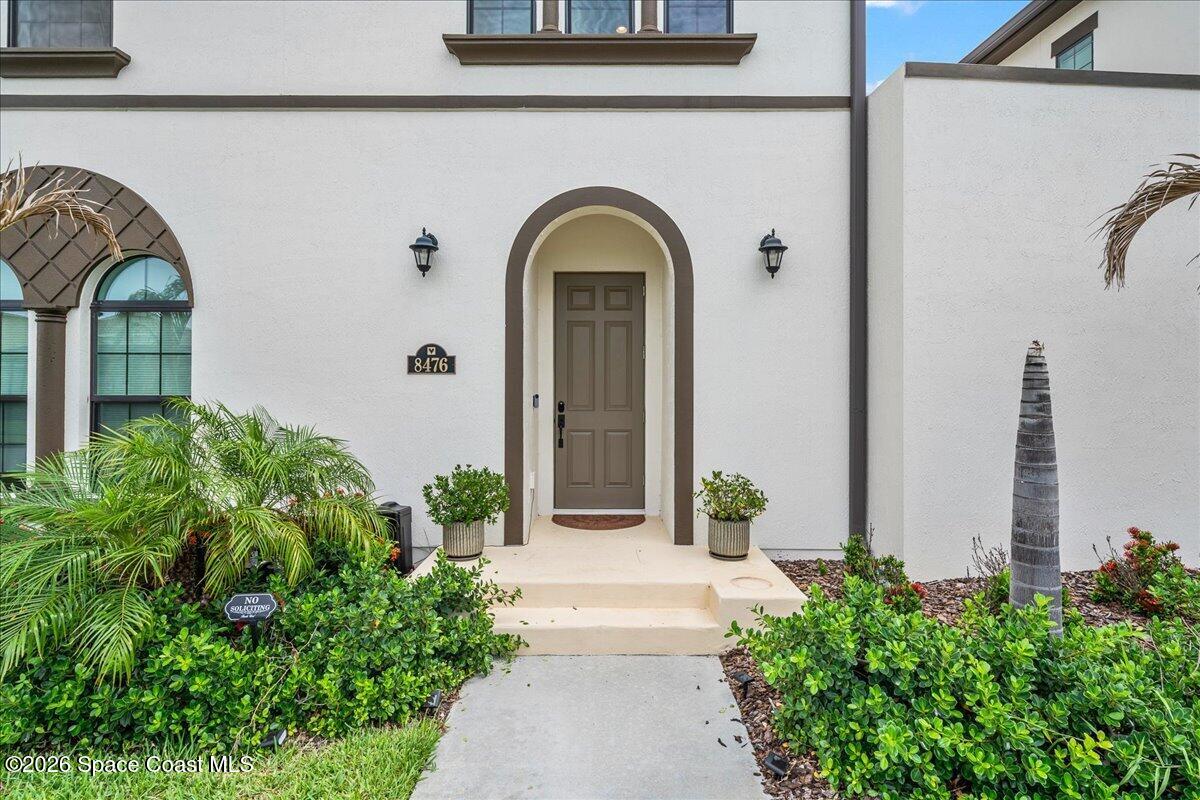 8476 Lyside Drive