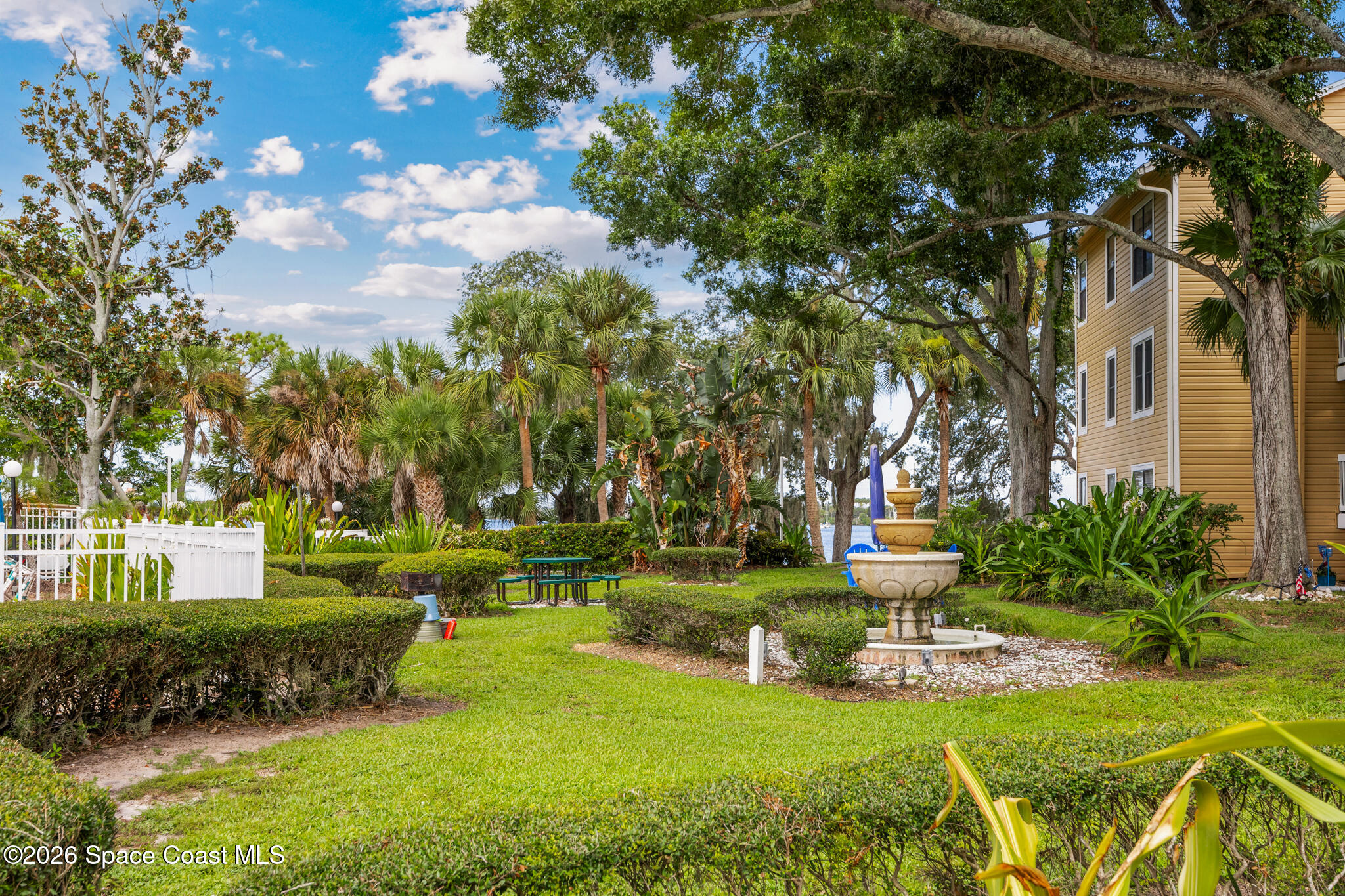 225 S Tropical Trail 624