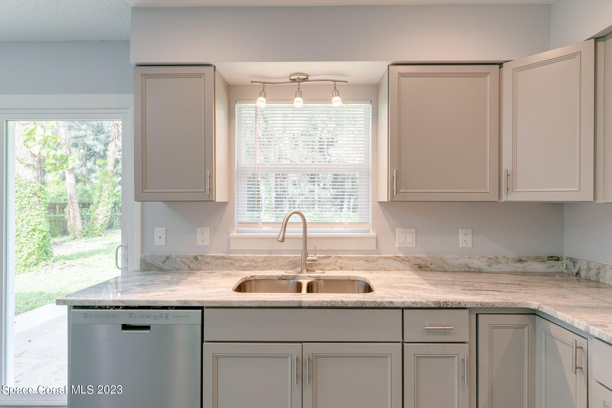 381 Wellwood Street SW