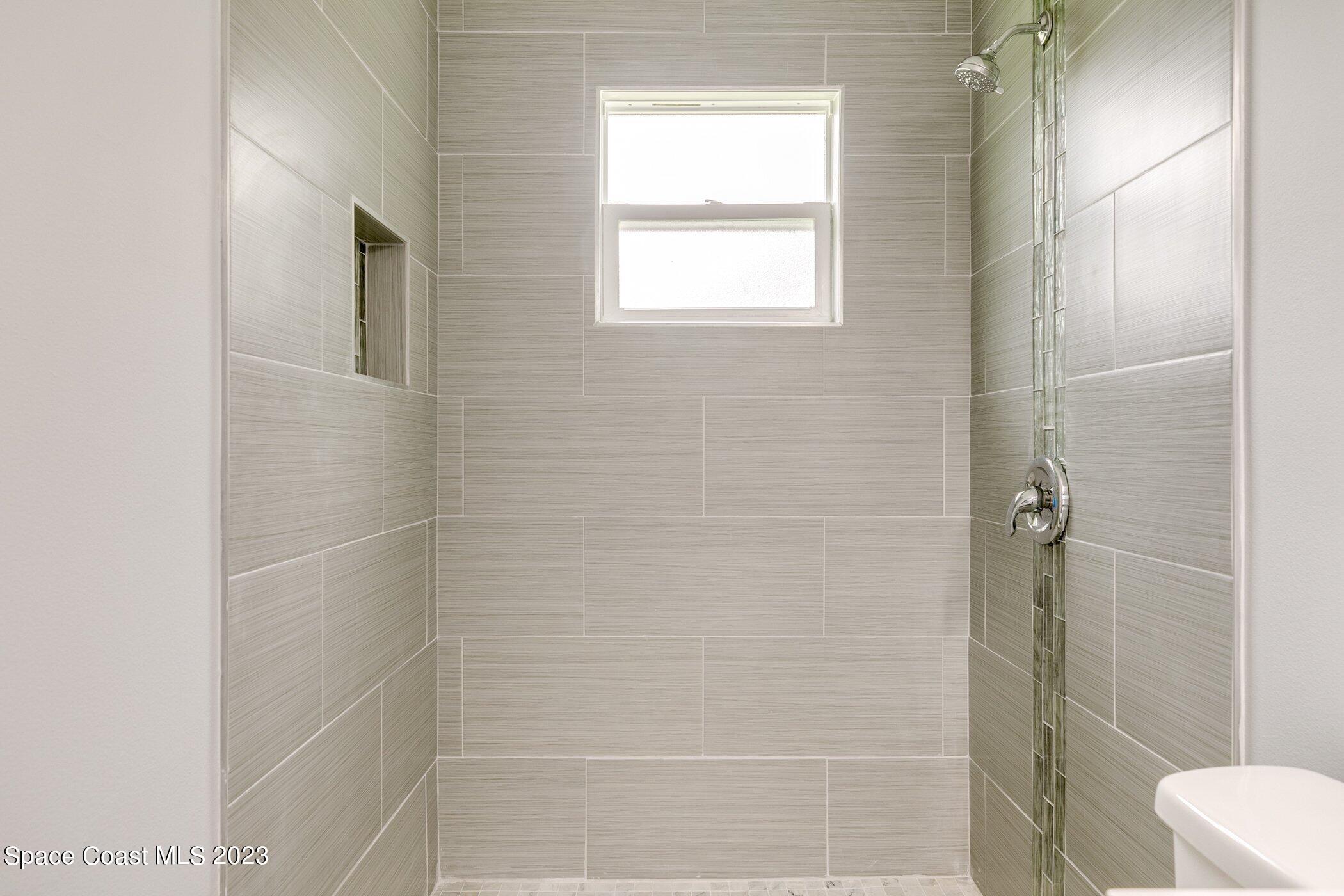 381 Wellwood Street SW