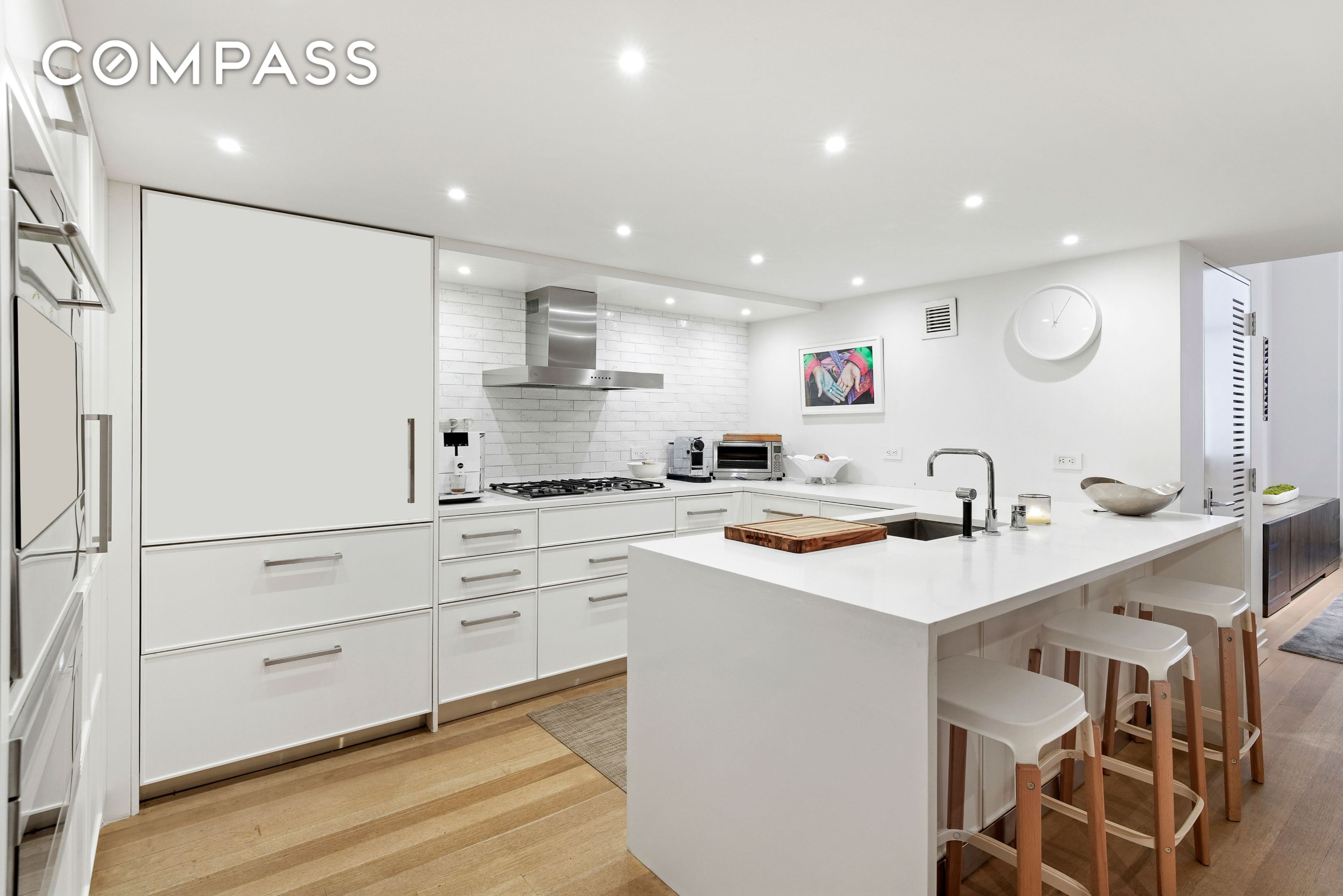 421 Hudson Street 221