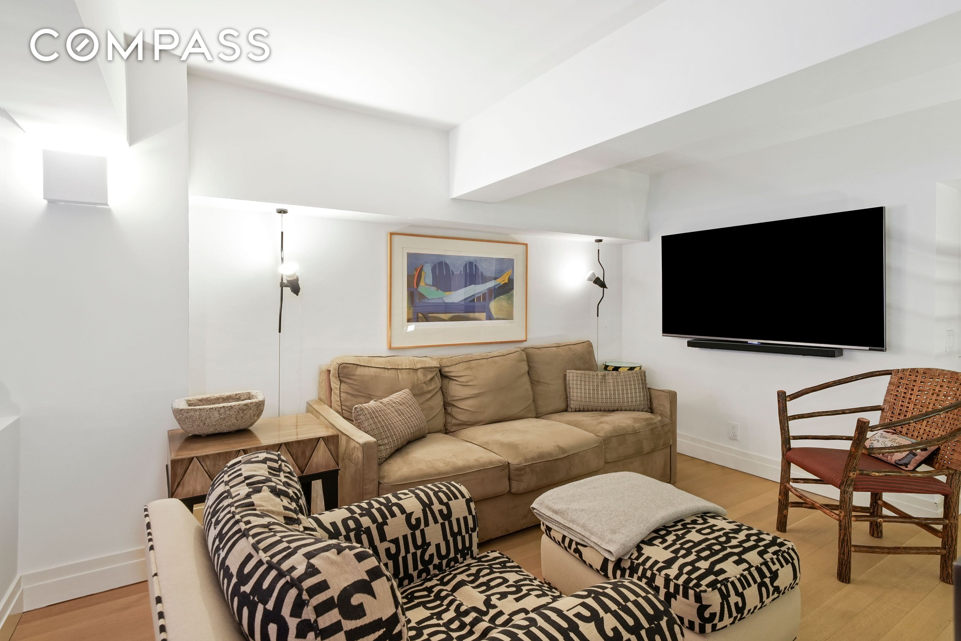 421 Hudson Street 221