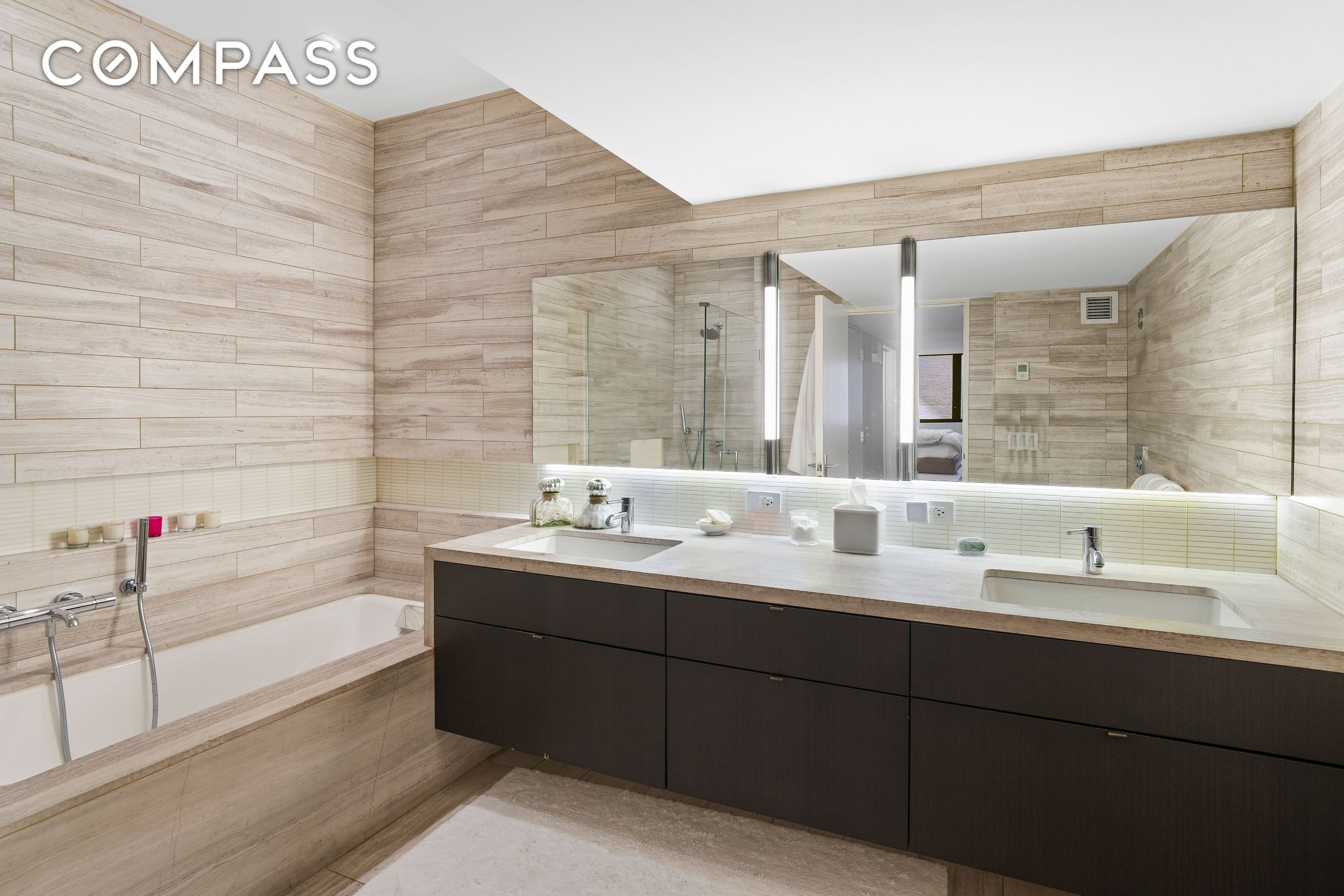 421 Hudson Street 221