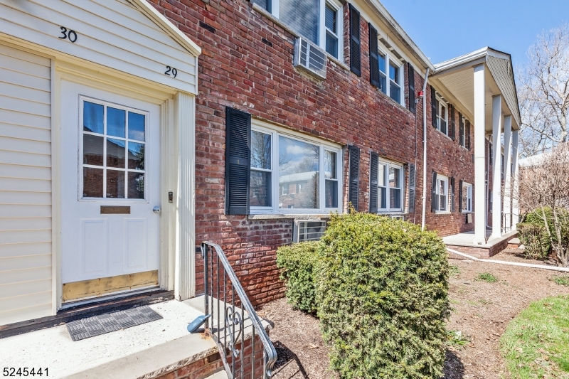 59 Roseland Ave 30