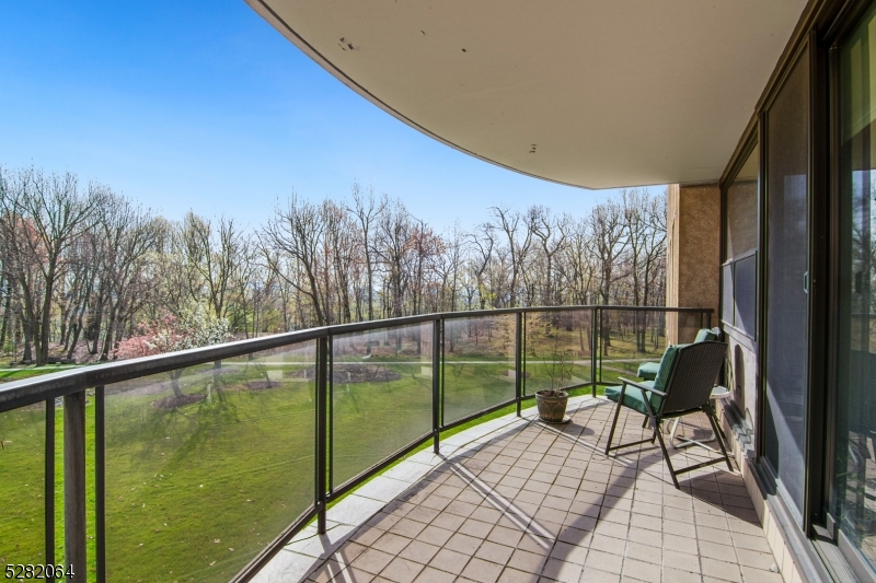 2 Claridge Dr 3NE 3NE