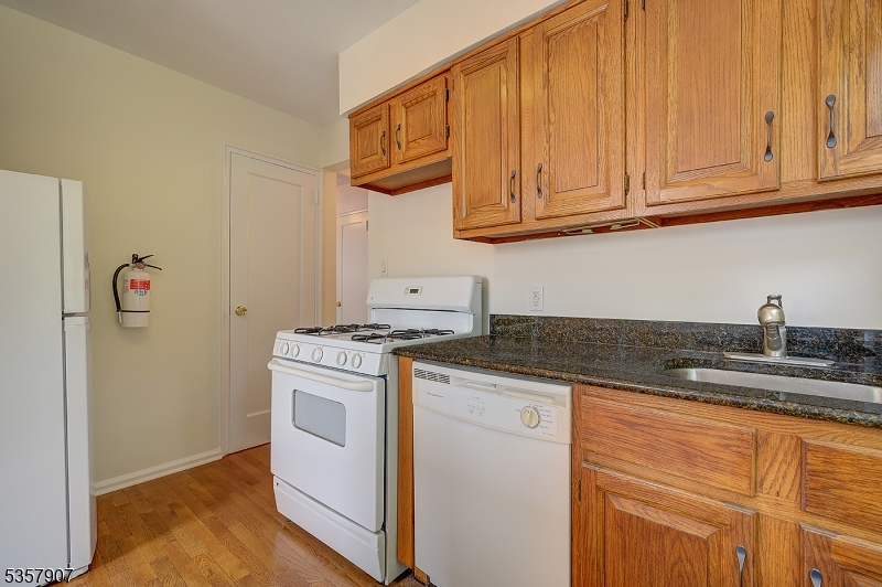 349 Bloomfield Ave, UNIT 704 74