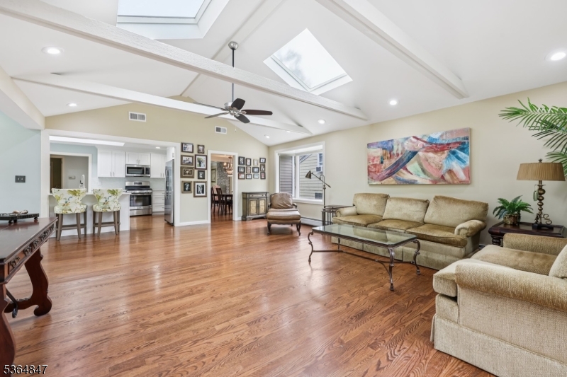 1 Seymour St