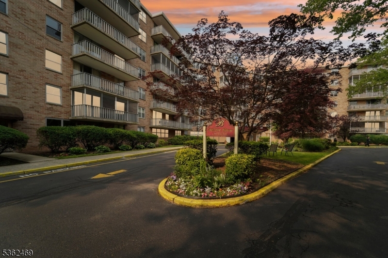 530 Valley Road 2D