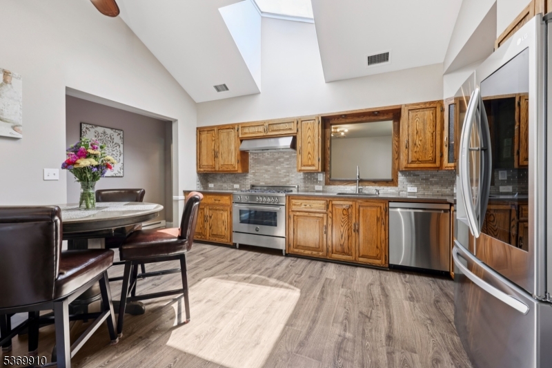 19 Winding Way