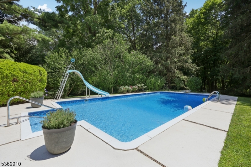 19 Winding Way