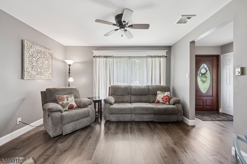 19 Winding Way