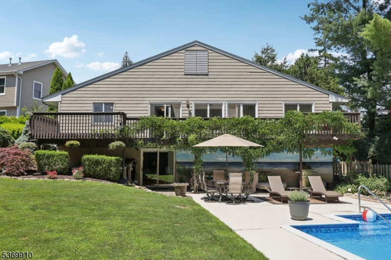 19 Winding Way
