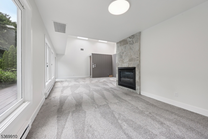 19 Winding Way
