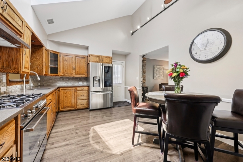 19 Winding Way