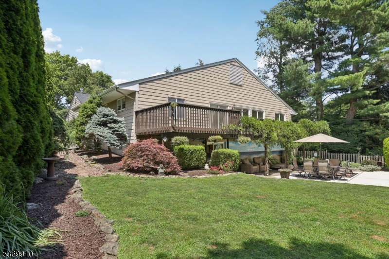 19 Winding Way