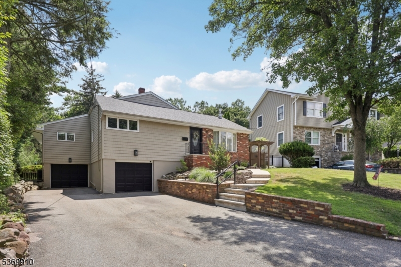 19 Winding Way