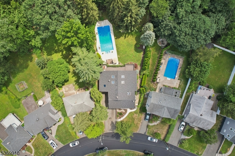 19 Winding Way