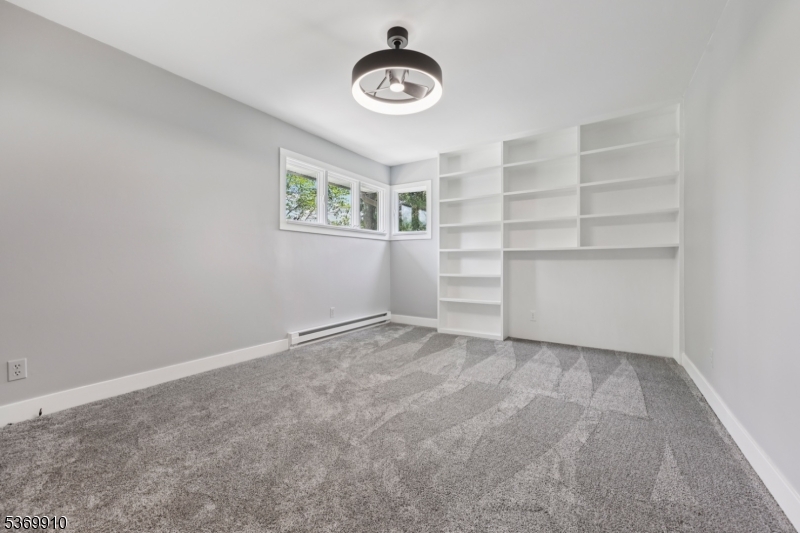 19 Winding Way