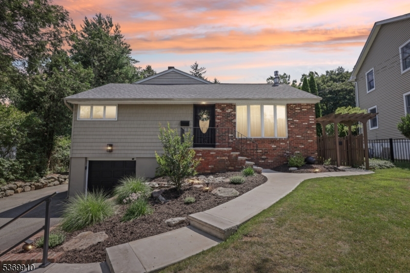 19 Winding Way