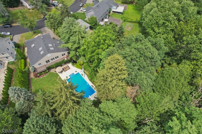 19 Winding Way