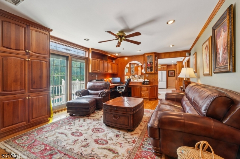 17 Mayhew Dr
