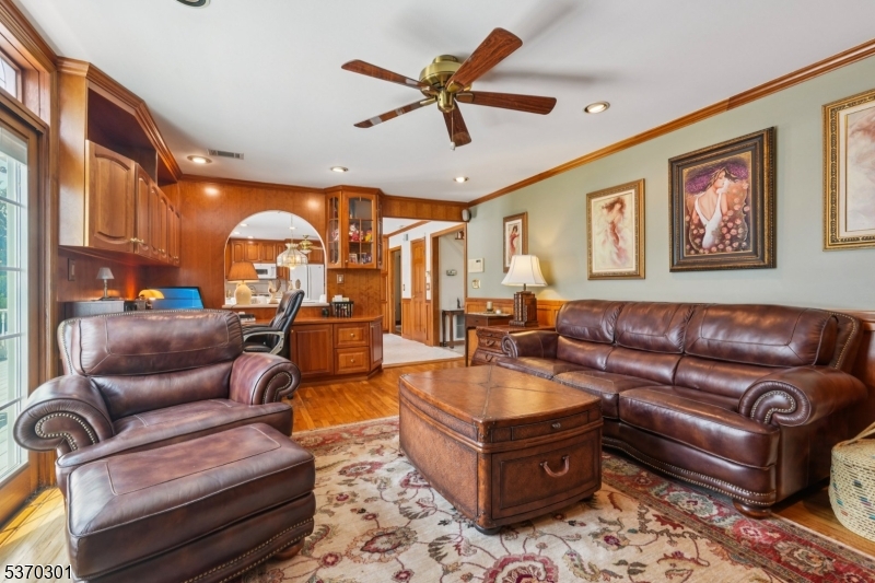 17 Mayhew Dr