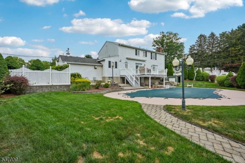 17 Mayhew Dr