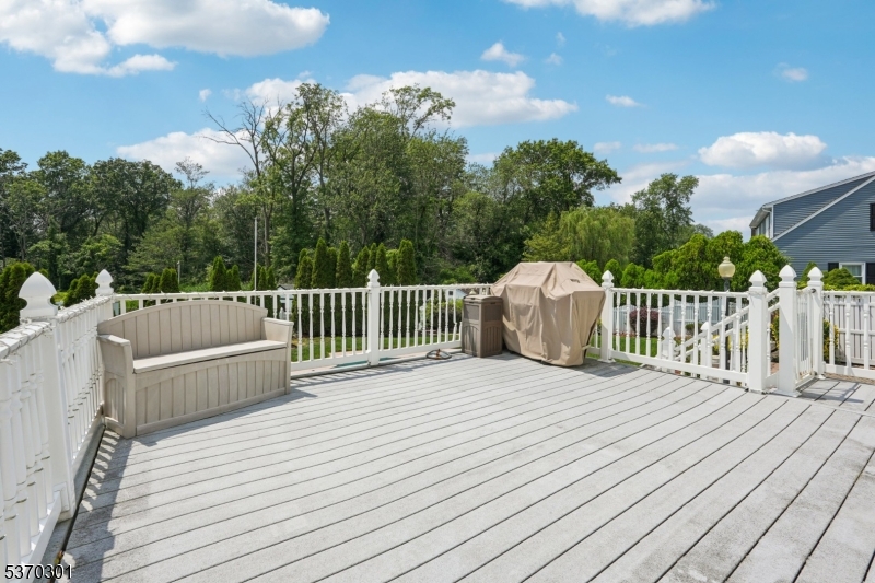 17 Mayhew Dr