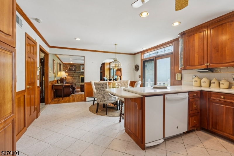 17 Mayhew Dr
